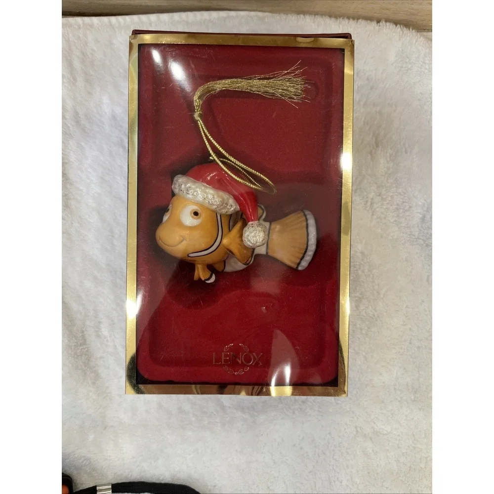 Lenox Disney  Showcase Collection Pixar  Nemo Finds Christmas 2004!